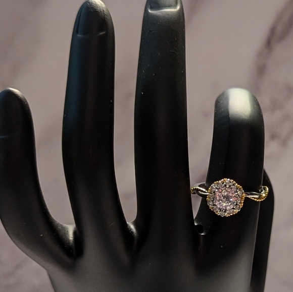 NWOT Woman's Gold-Tone Adjustable Ring with Clear White Stones - Picture 2 of 11